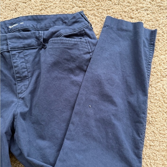 Old Navy Pixie Pants - Picture 8 of 9